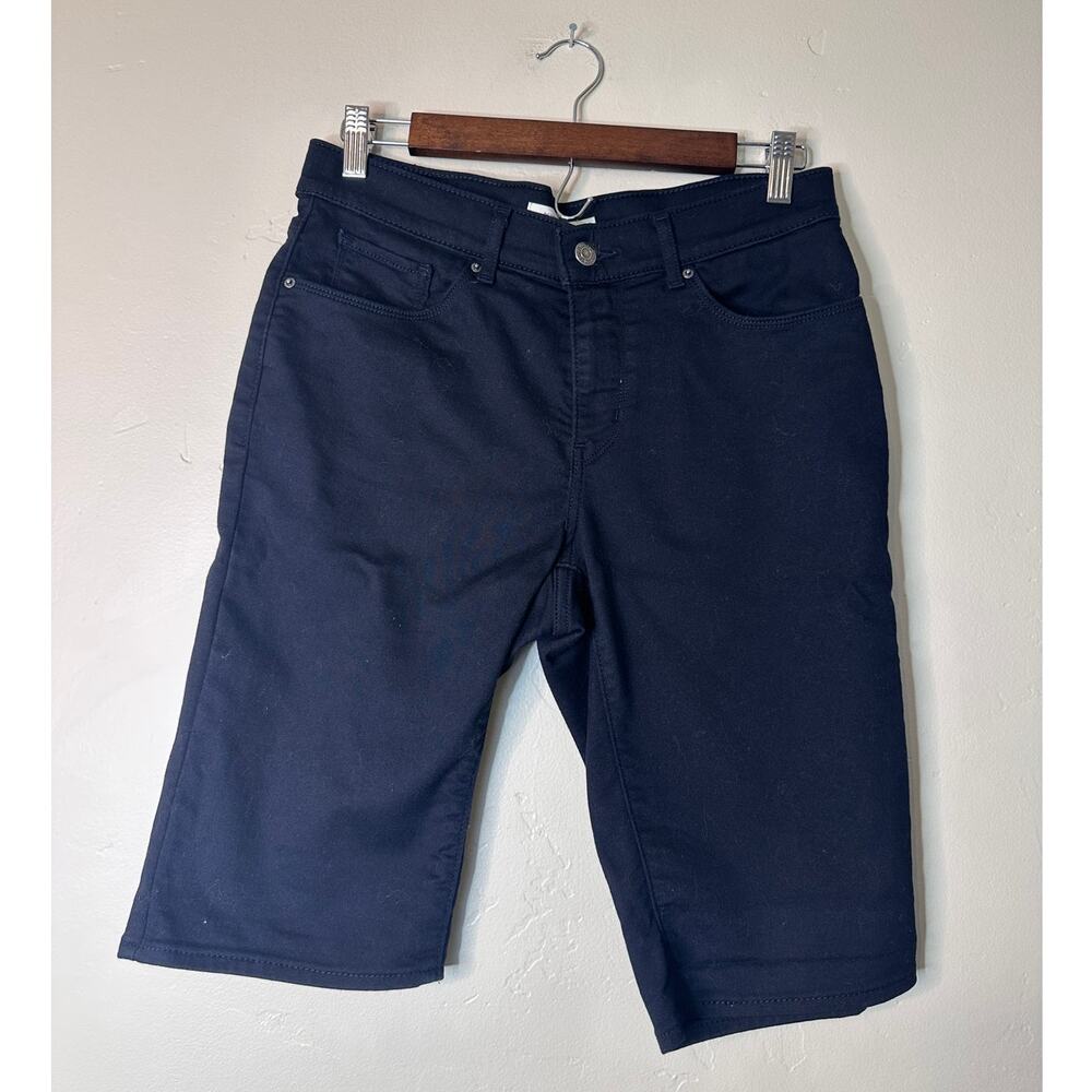 Levi's Black Bermuda Shorts size 28.